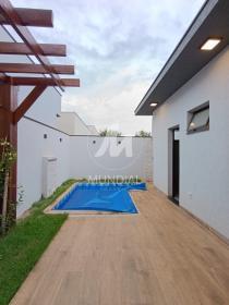 25 - Piscina