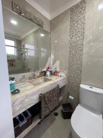 24 - Banheiro/lavabo