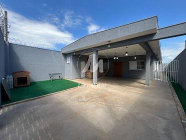 3 - Garagem/estacionamento