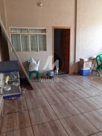 3 - Garagem/estacionamento