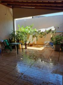 4 - Garagem/estacionamento