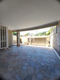 2 - Garagem/estacionamento