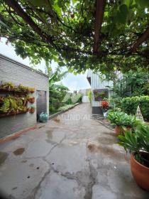 2 - Garagem/estacionamento