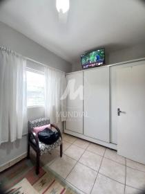 25 - Dormitorio