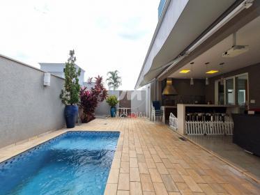 22 - Piscina