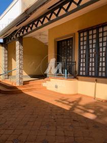 2 - Garagem/estacionamento