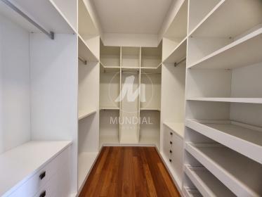 14 - Closet