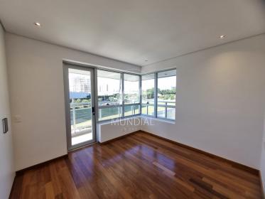 23 - Suite