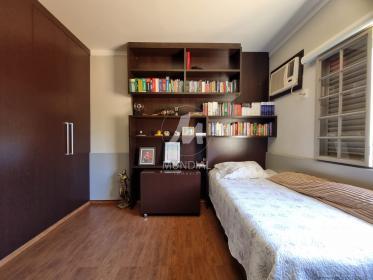 20 - Dormitorio