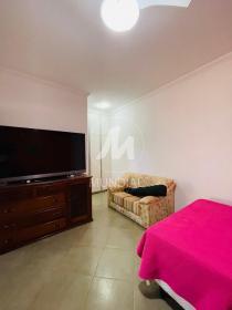 25 - Suite