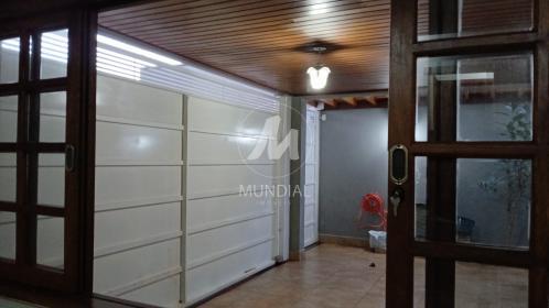 32 - Garagem/estacionamento