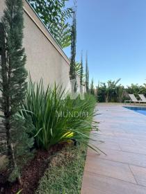 16 - Quintal/corredores