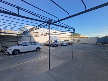22 - Garagem/estacionamento