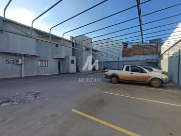 23 - Garagem/estacionamento