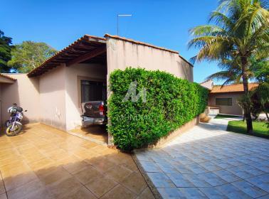 13 - Garagem/estacionamento