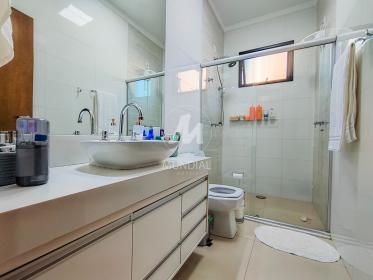 25 - Banheiro/lavabo