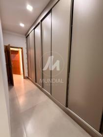 11 - Closet
