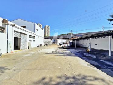 6 - Garagem/estacionamento