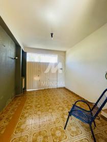 3 - Garagem/estacionamento