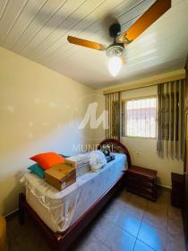 12 - Dormitorio