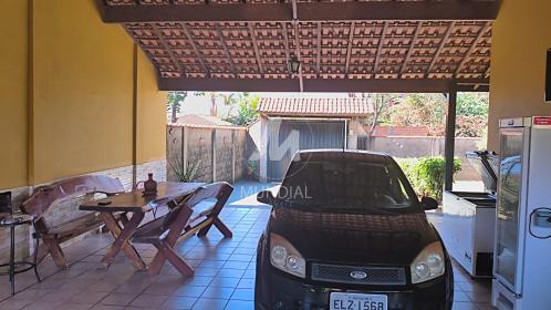 7 - Garagem/estacionamento