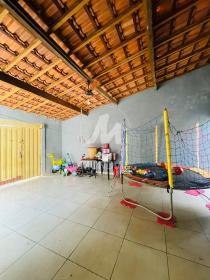 2 - Garagem/estacionamento