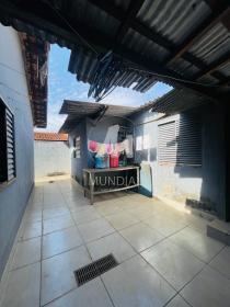 12 - Quintal/corredores