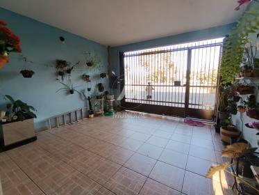 2 - Garagem/estacionamento