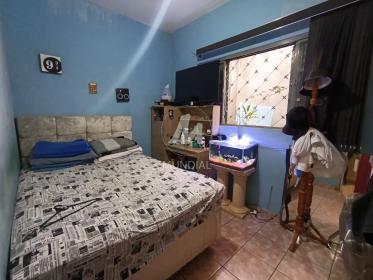 12 - Dormitorio