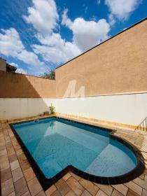 22 - Piscina