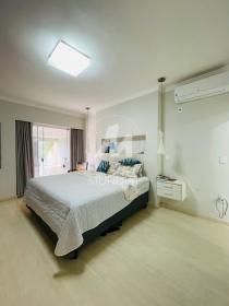 18 - Suite