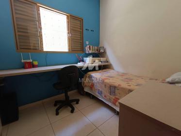 14 - Dormitorio