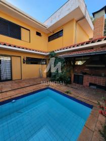 38 - Piscina