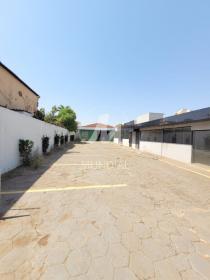 2 - Garagem/estacionamento