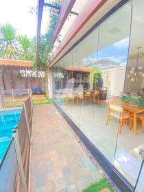 11 - Piscina