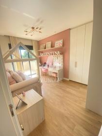 25 - Suite