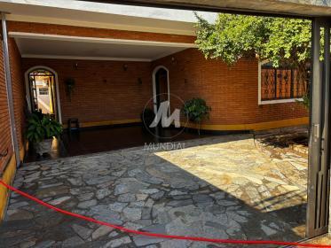 1 - Garagem/estacionamento