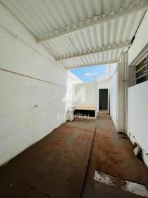 23 - Quintal/corredores