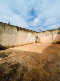 17 - Quintal/corredores