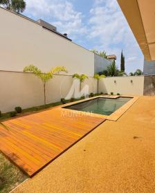 12 - Piscina