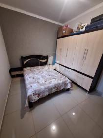 11 - Dormitorio