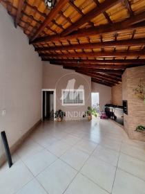 18 - Garagem/estacionamento