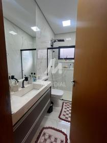 12 - Suite