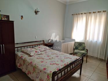 18 - Dormitorio