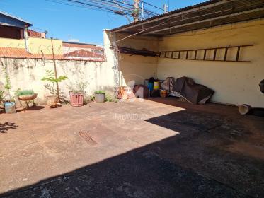 24 - Quintal/corredores