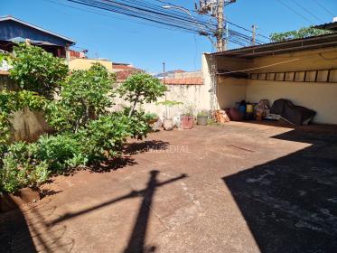 25 - Quintal/corredores