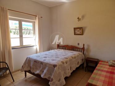 29 - Dormitorio
