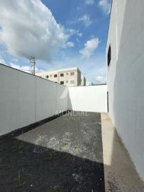 11 - Quintal/corredores