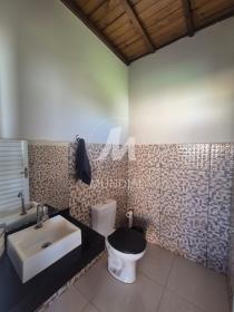 21 - Banheiro/lavabo