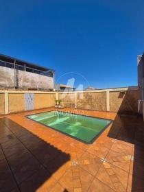 25 - Piscina